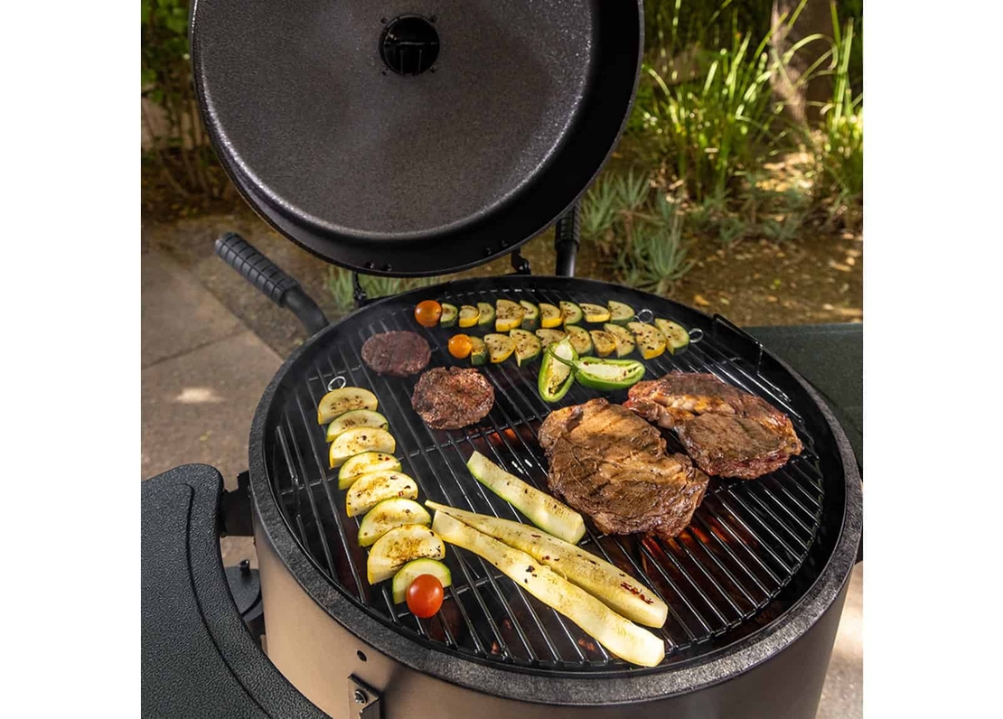 Champion Barrel Smoker גריל/מעשנה על פחמים