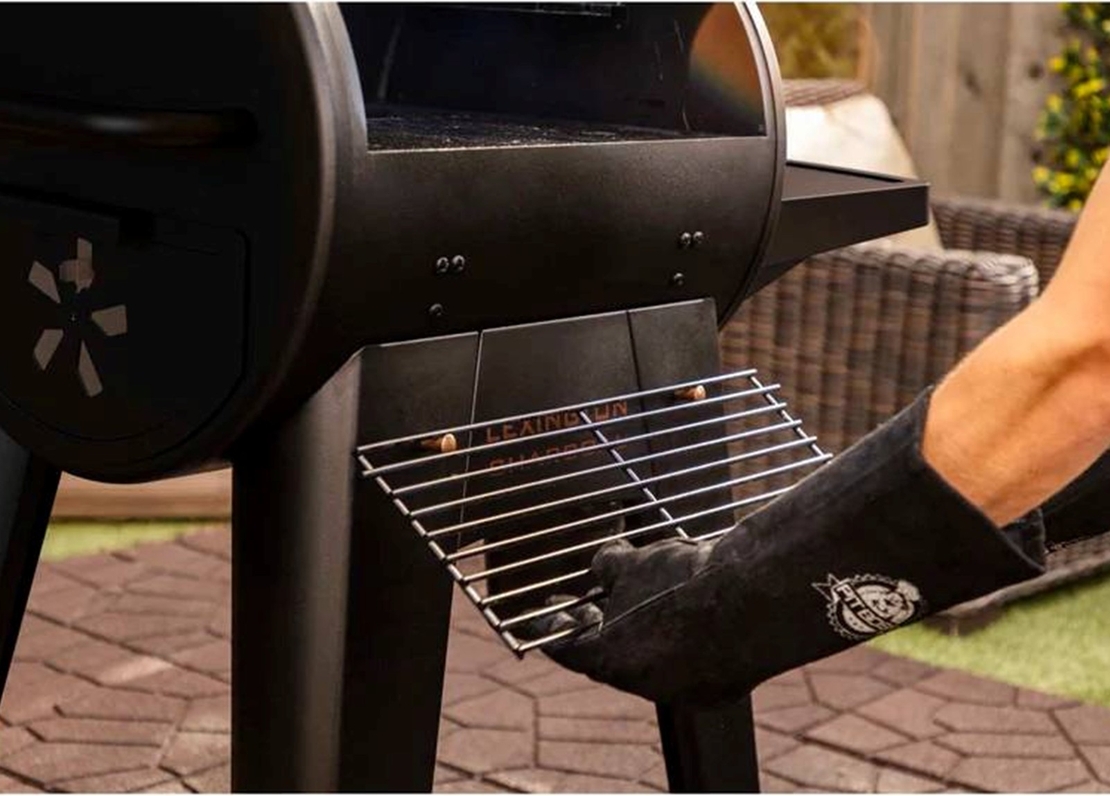 PIT BOSS Lexington Charcoal – מעשנת וגריל פחמים מקצועי