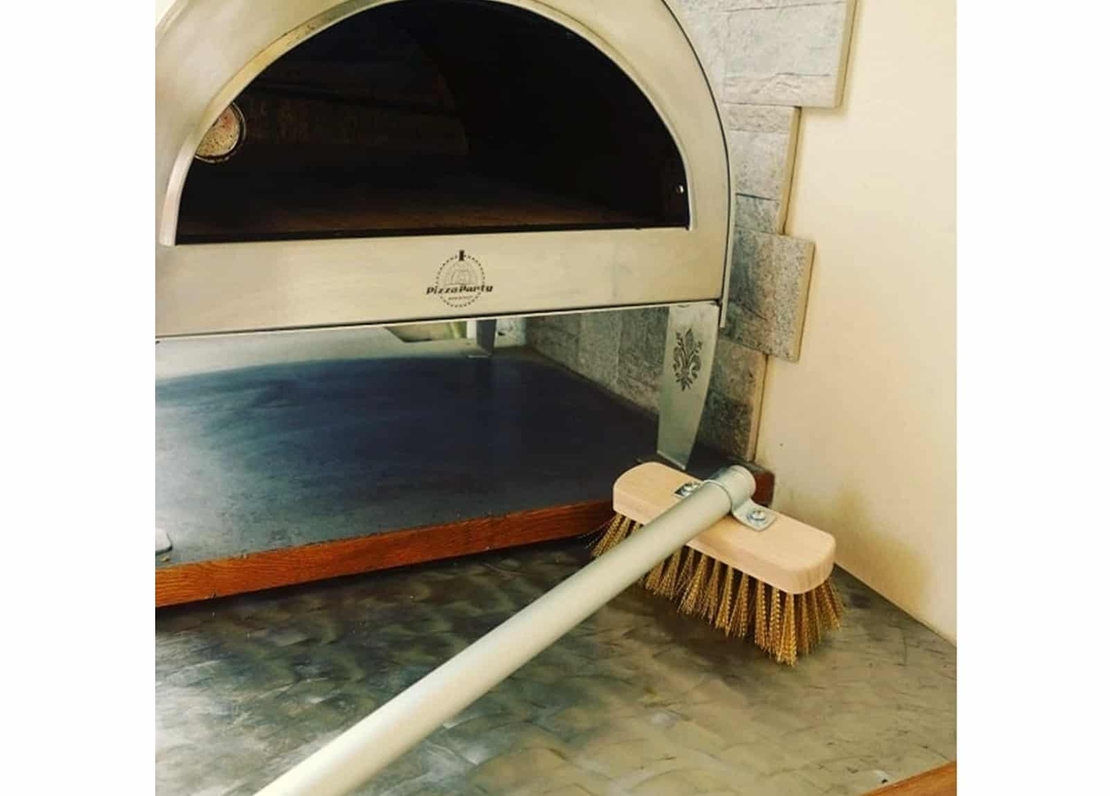 Brass Brush For Pizza Oven מברשת לטאבון