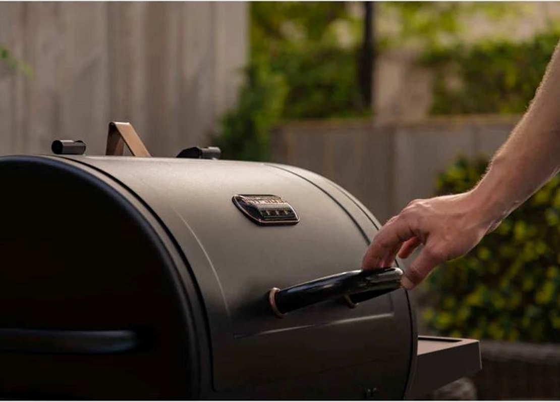 PIT BOSS Lexington Charcoal – מעשנת וגריל פחמים מקצועי