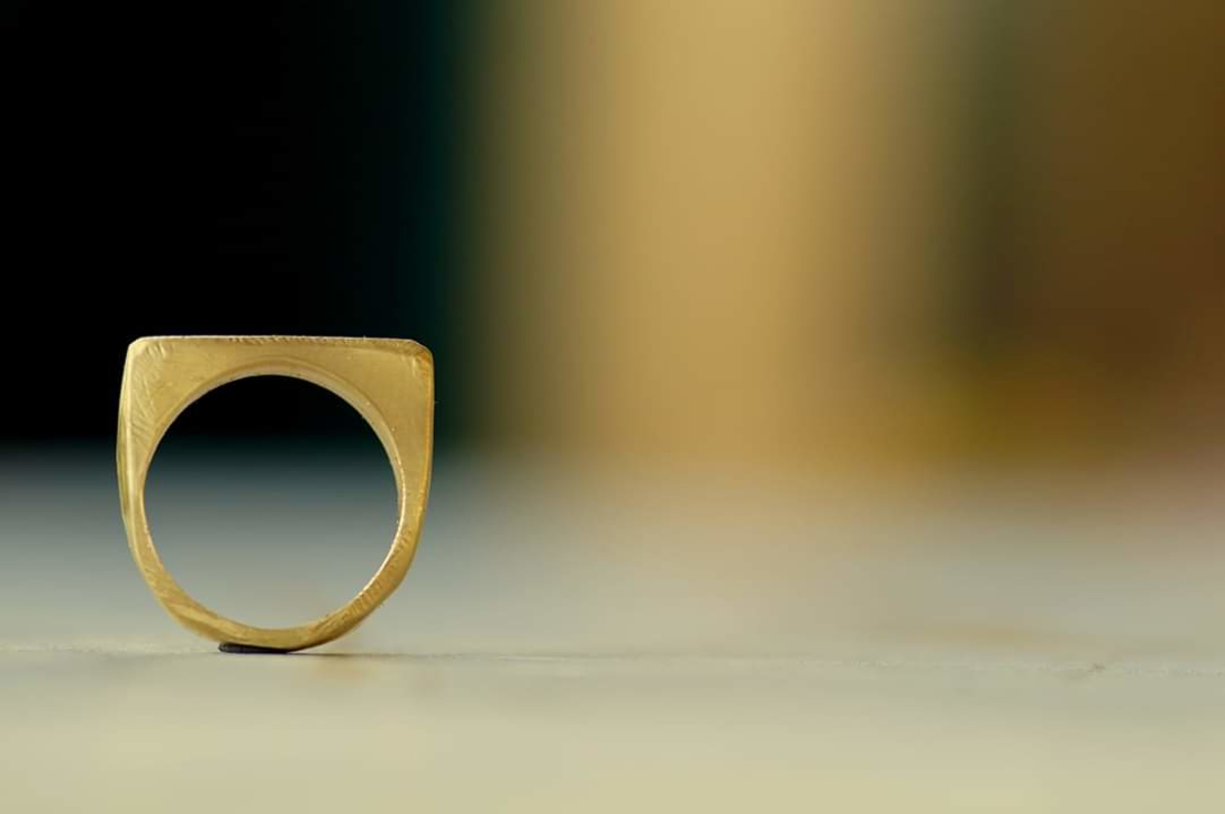 טבעת חותם מלבנית