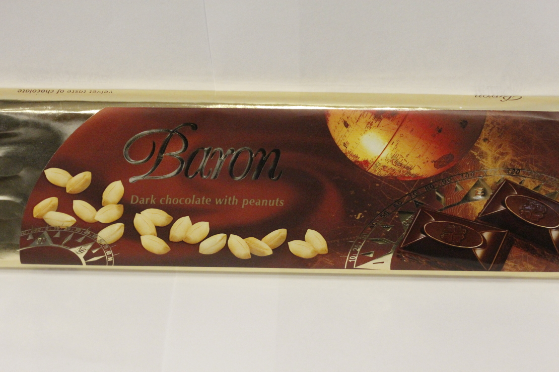 Baron - Dark Chocolate with Penauts - 300g
