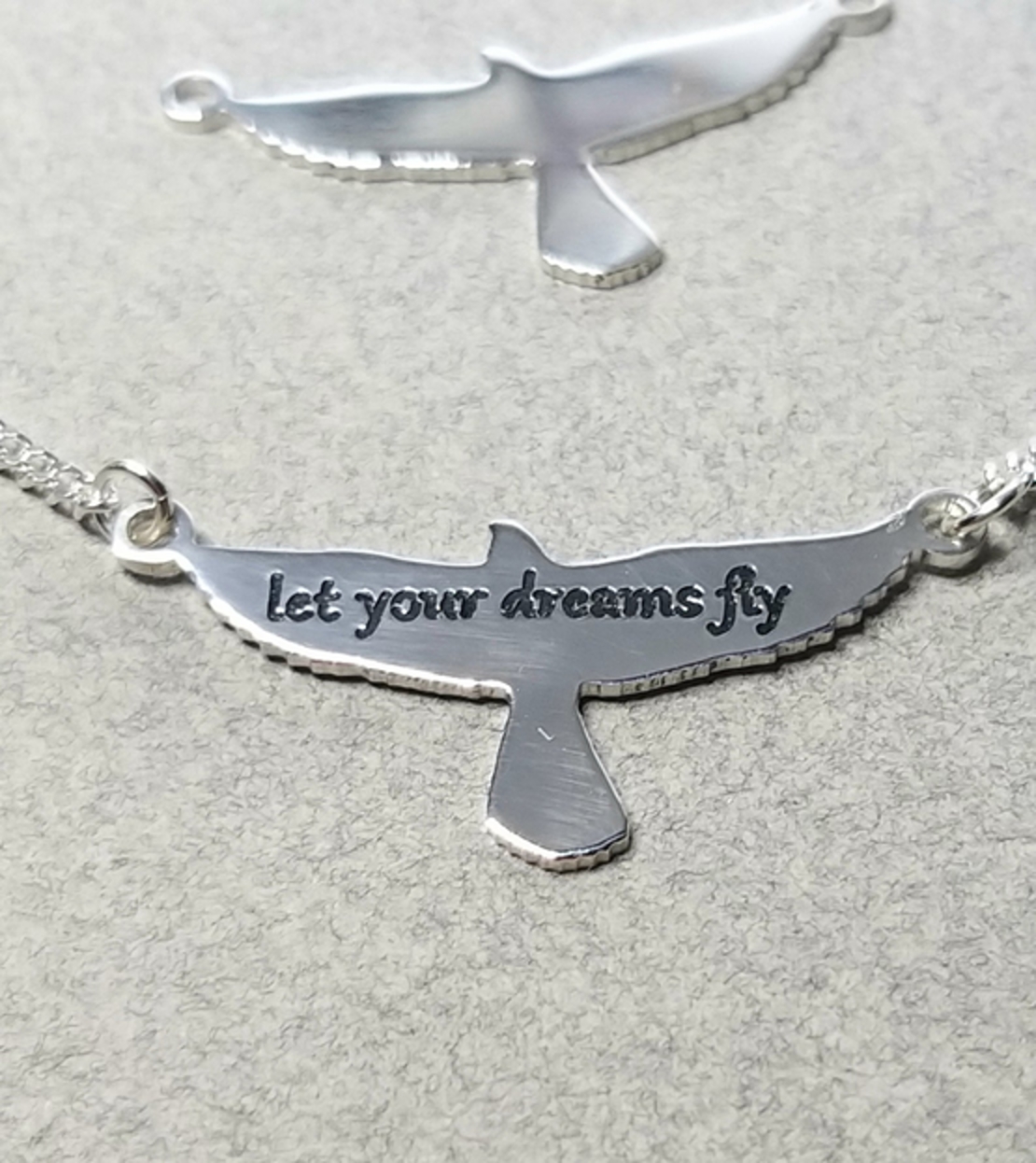 שרשרת החלומות - 'Let Your Dreams Fly'