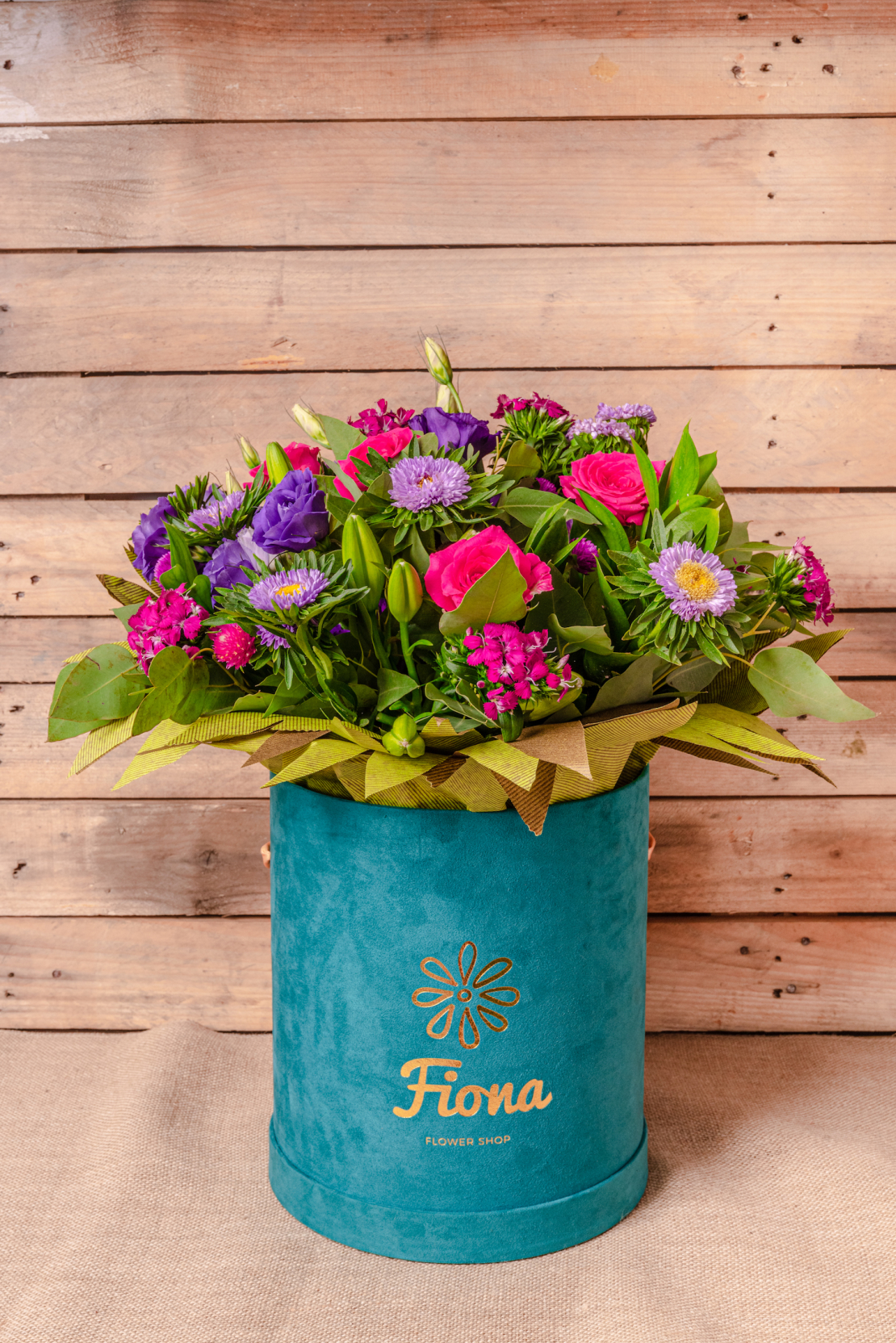 Flowers in hat box - 