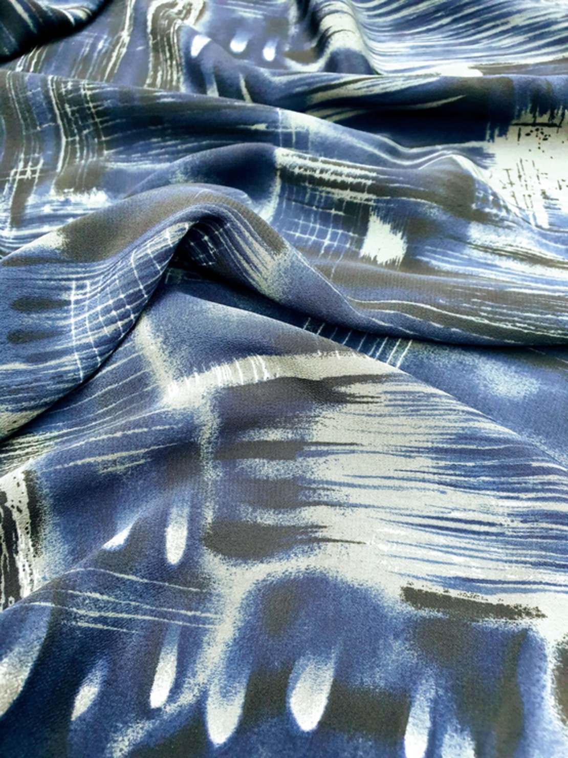 אריג פוליאסטר ויסקוזה כחול כהה דפוס אבסטרקטי 