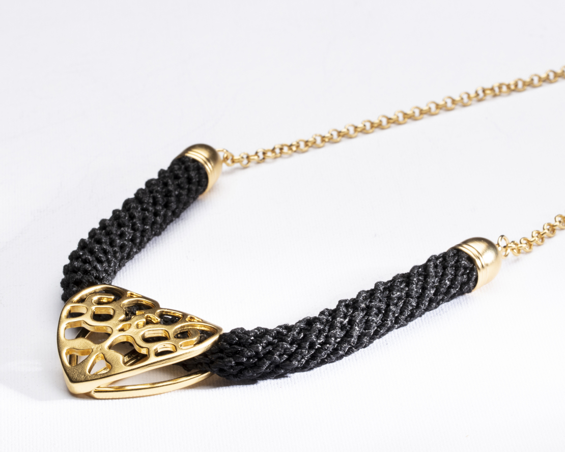 Black / Gold / Heart Necklace - Rotem