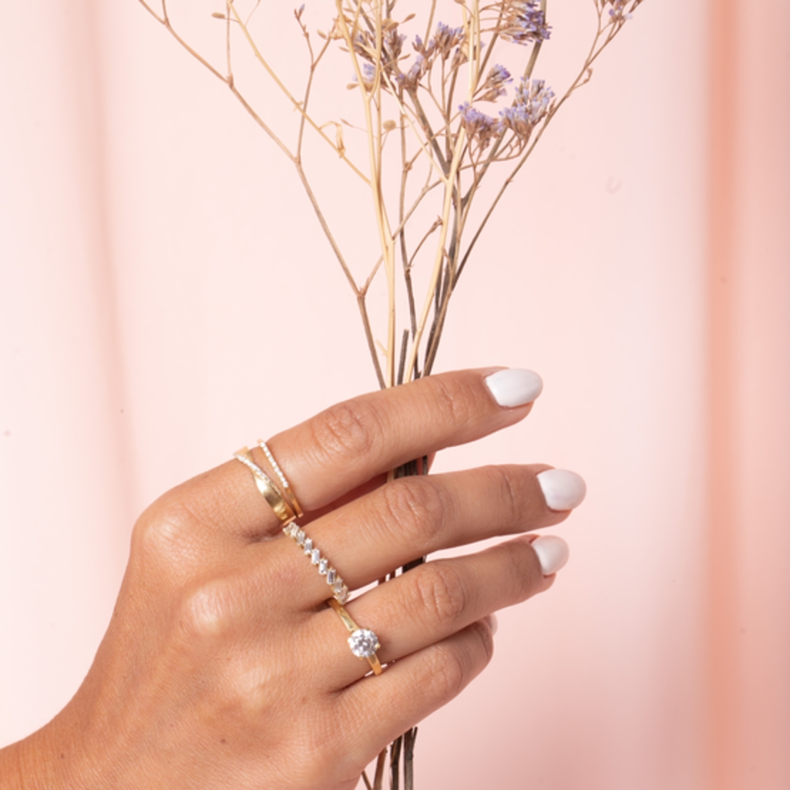 Shiri | טבעת יהלומים לבנים