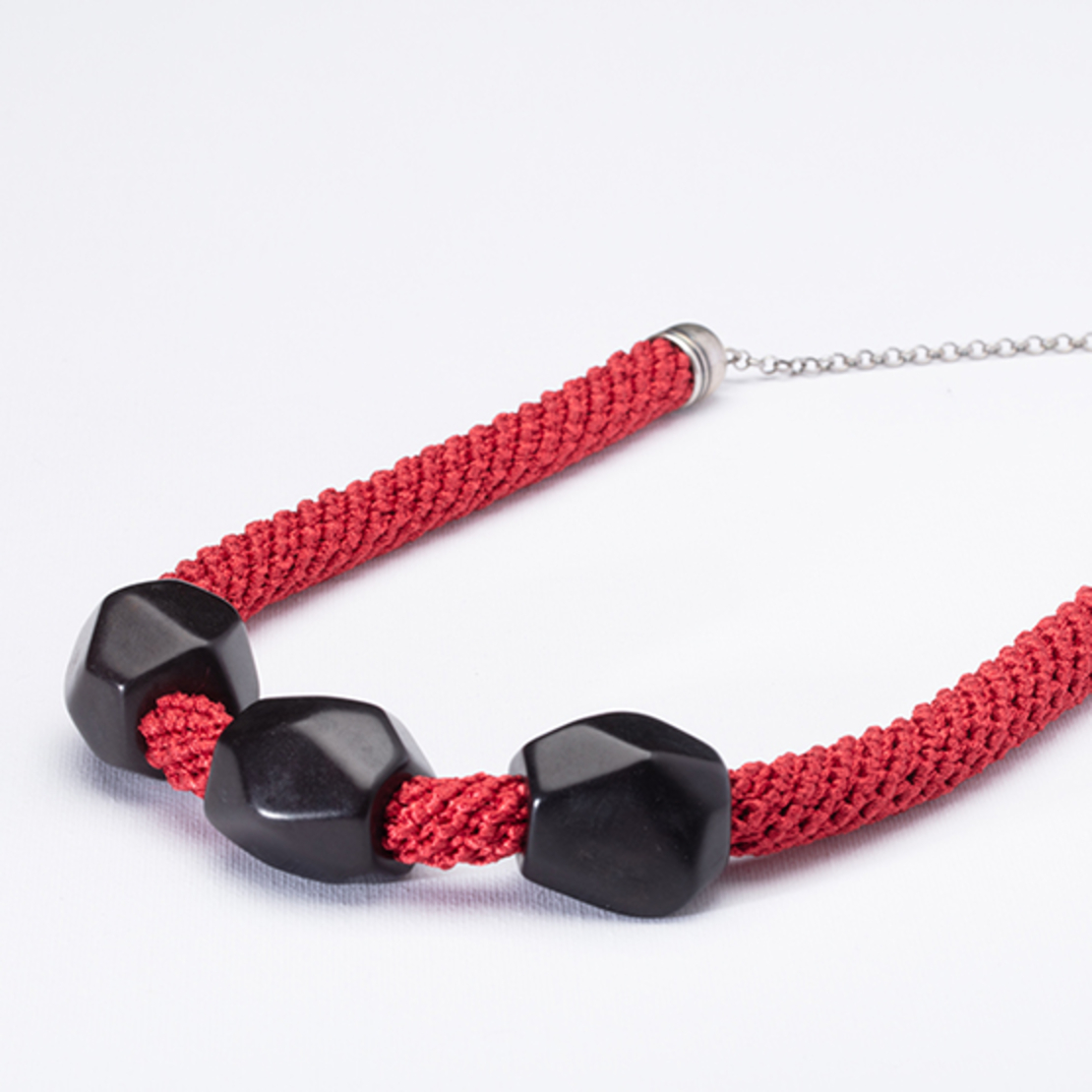 Red & Black Tagoa Beads Necklace | Talya