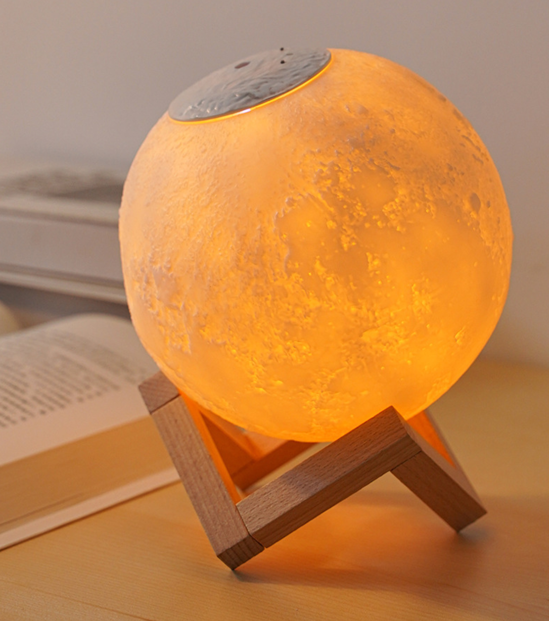 דפיוזר - מכשיר אדים קרים ריחני מנורת לילה בצורת ירח קטן
