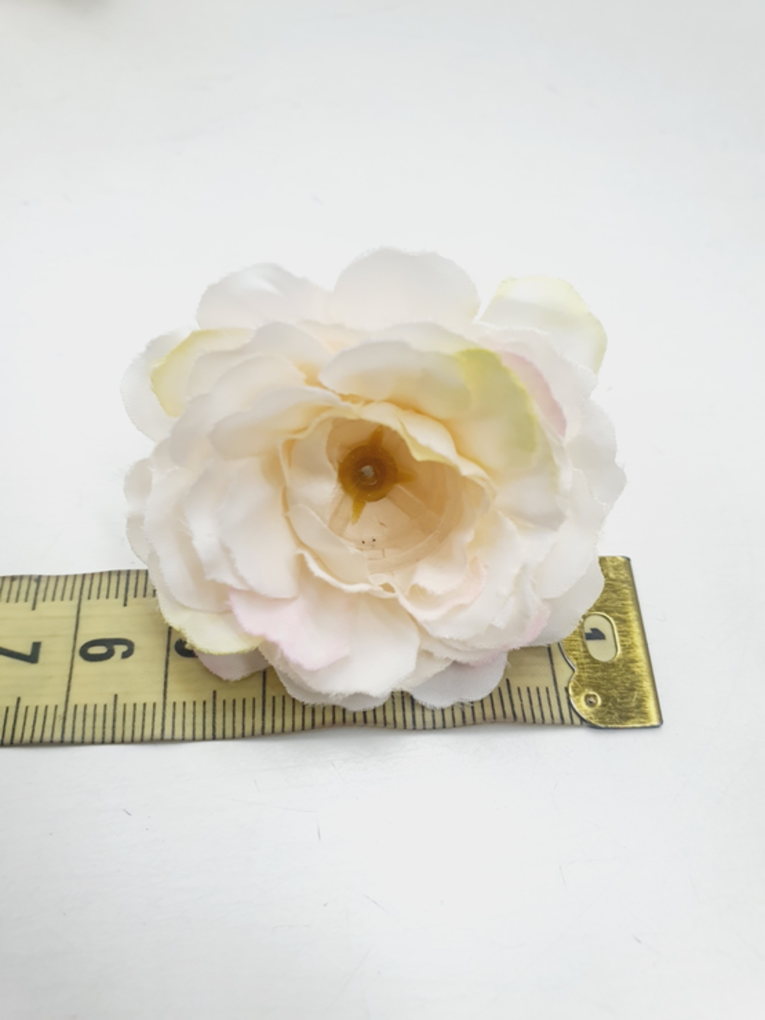 פרח משי צבע שמנת מארז של 3 יחידות 