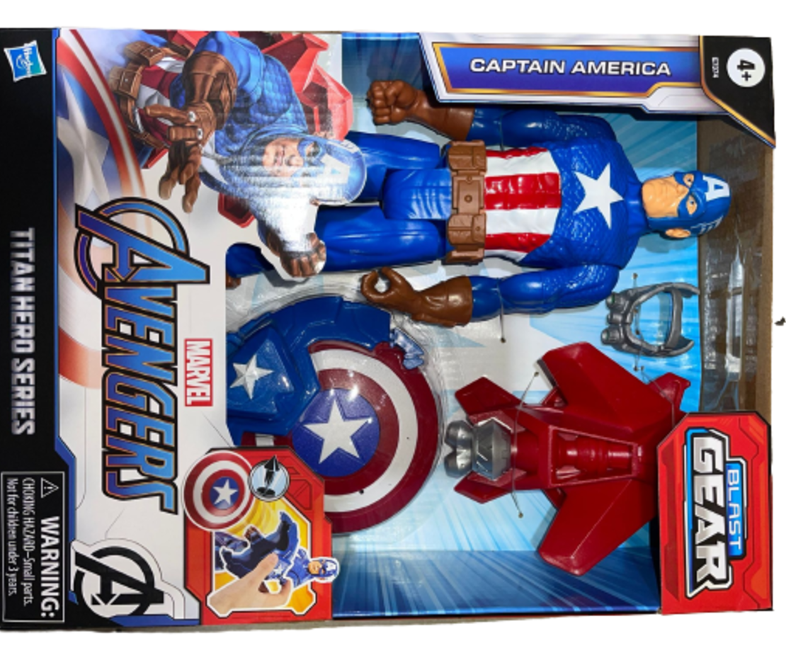 קפטן אמריקה עם אביזרים