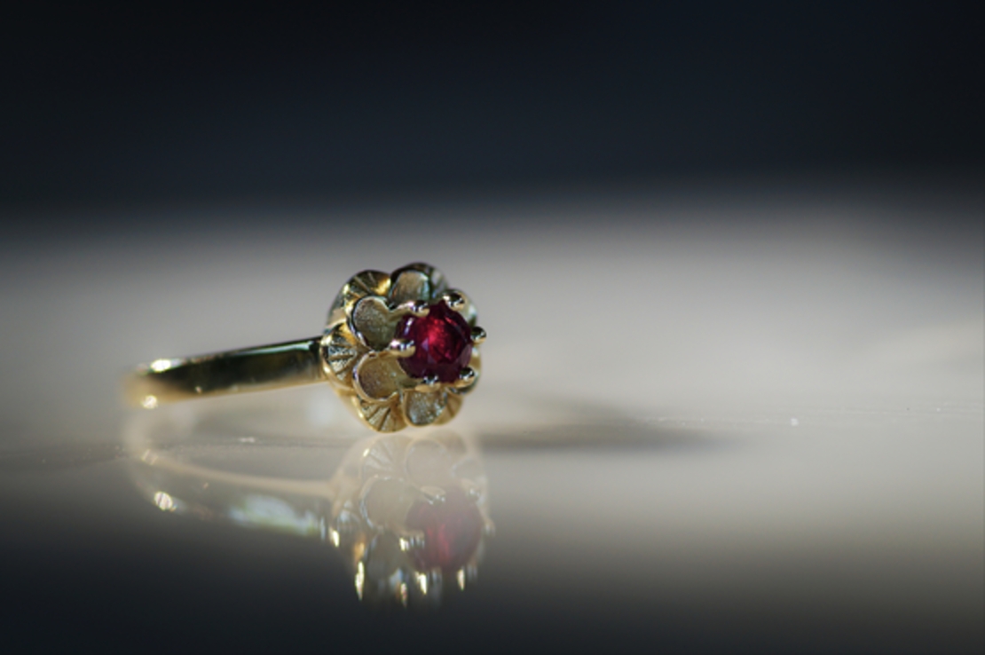 טבעת פרח המלכה רובי