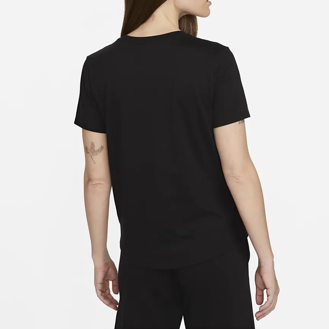 חולצת נייק לנשים | Nike Essentials Logo T-Shirt