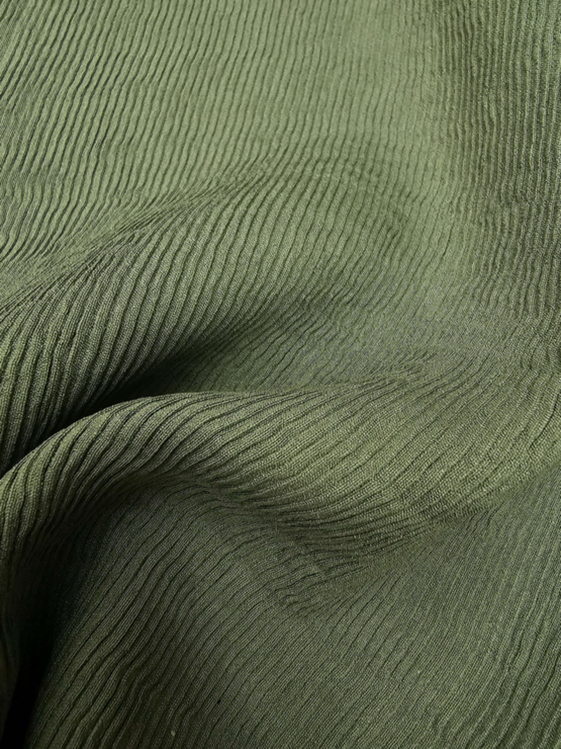 אריג פליסה עדין צבע ירוק זית