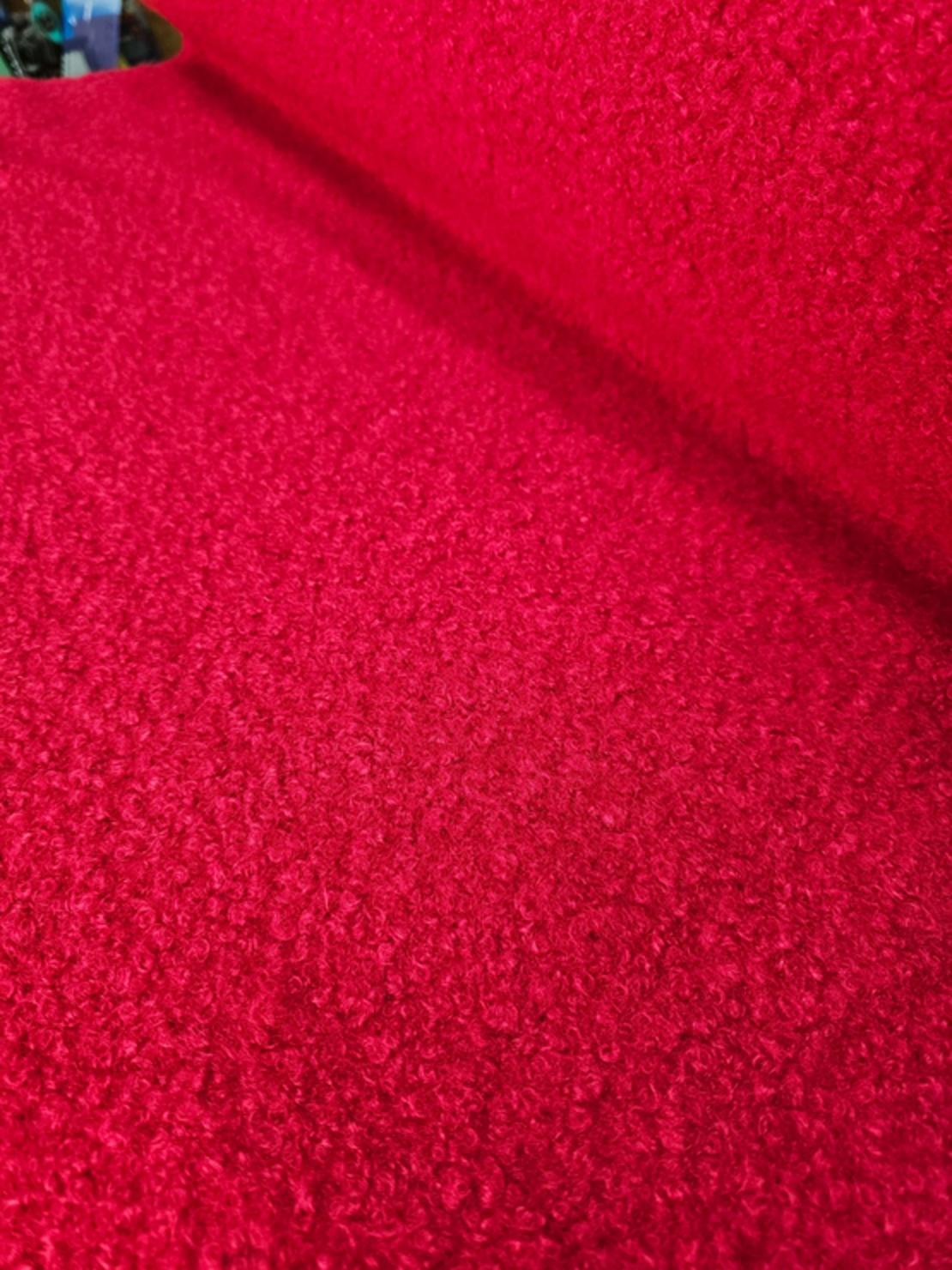 אריג בוקלה צבע אדום דגם טדי