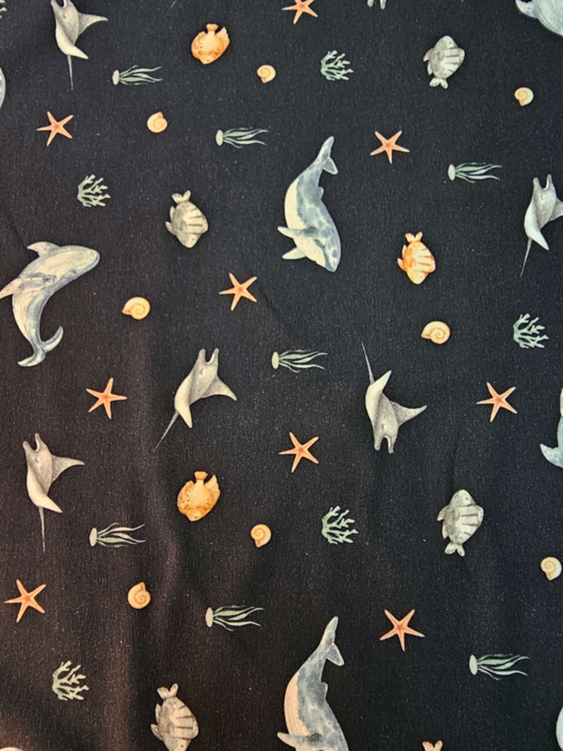 פרנץ טרי דפוס יצורי הים על רקע נייבי