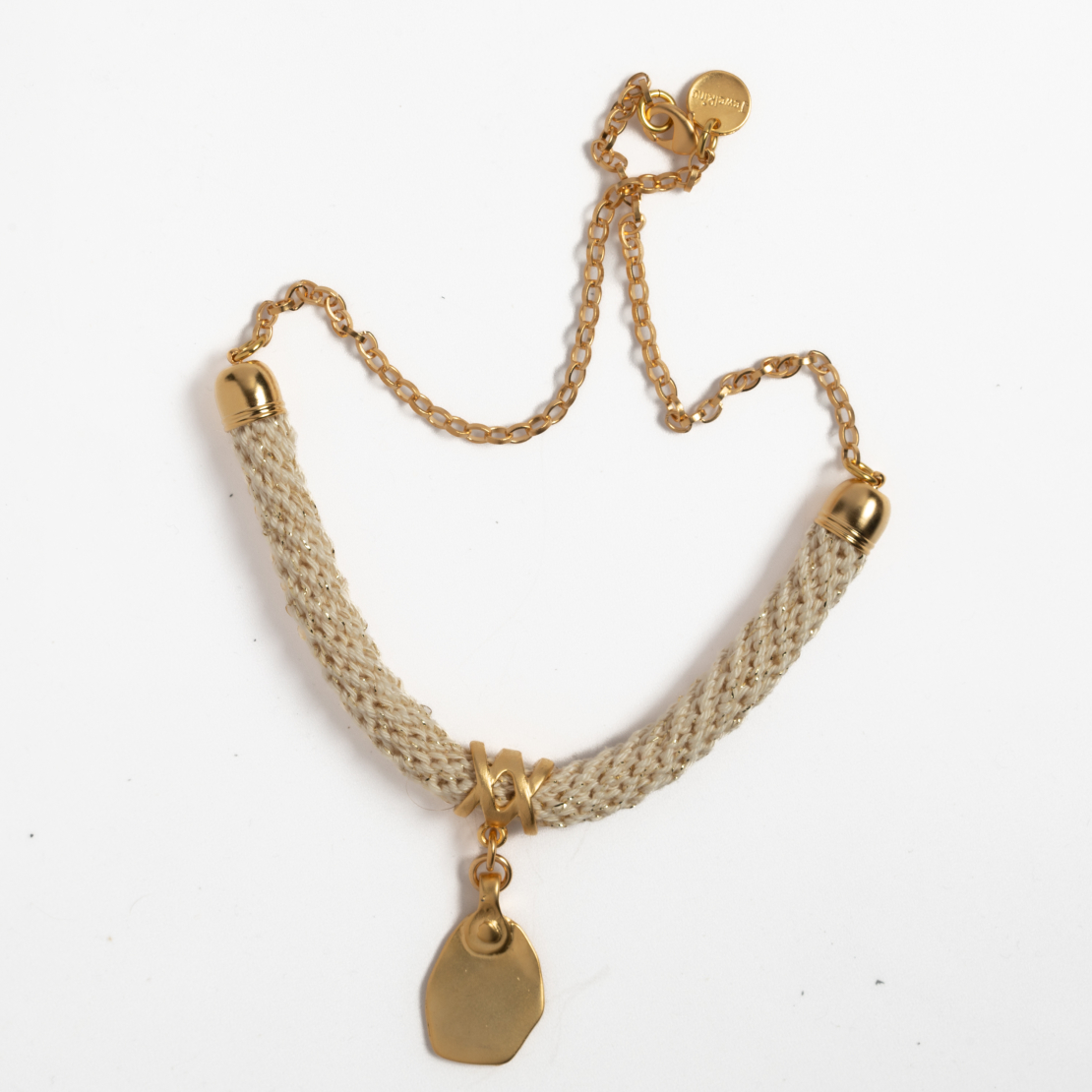 Cream necklace eith pendant | Adi