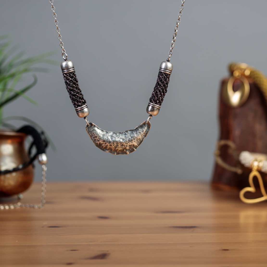 Gray and Silver Moon like Necklace - Kamar