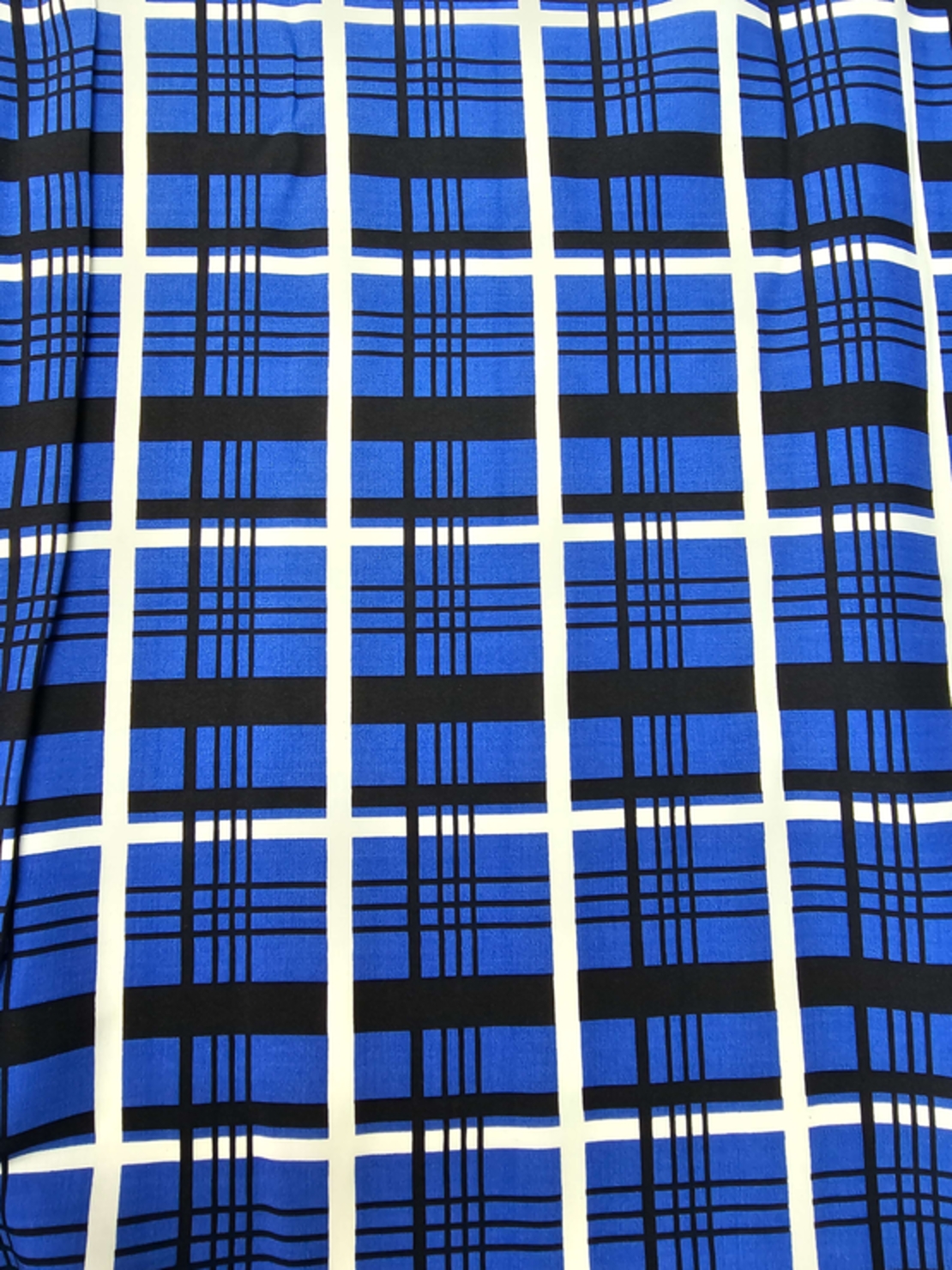 אריג ויסקוזה דפוס משבצות על רקע כחול רויאל