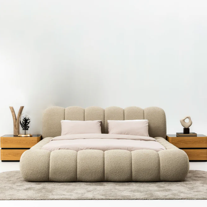 מיטה עם בד קטיפה